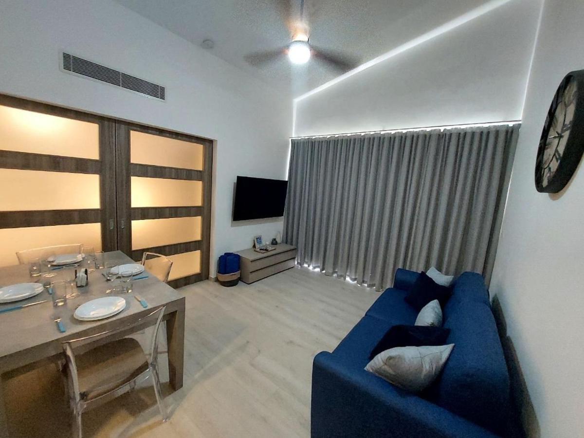 Seaside Luxury 1bdr Paseo Playa Coral D-306 Apartment