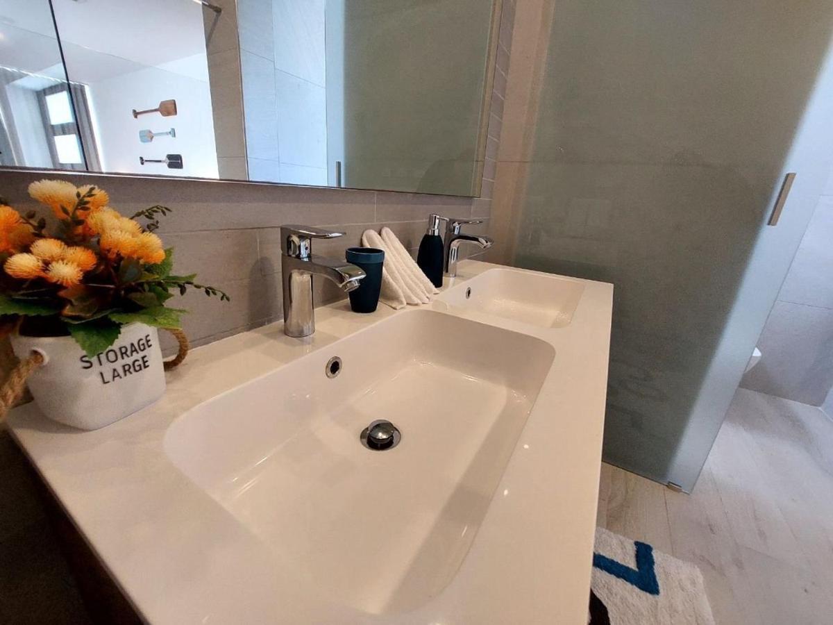 Seaside Luxury 1bdr Paseo Playa Coral D-306 Apartment *